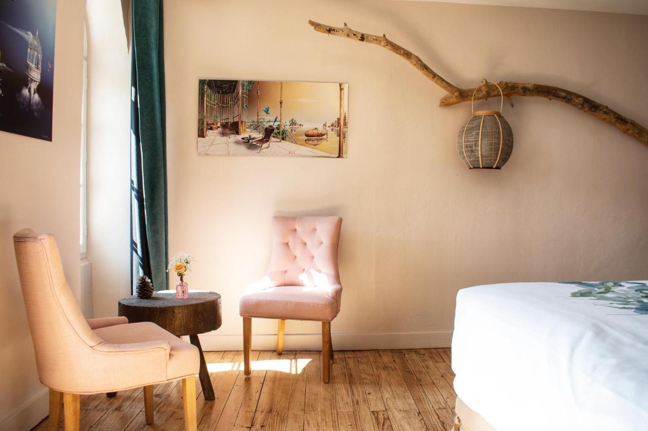 Les Volets Violets Bed & Breakfast Salles  Eksteriør bilde
